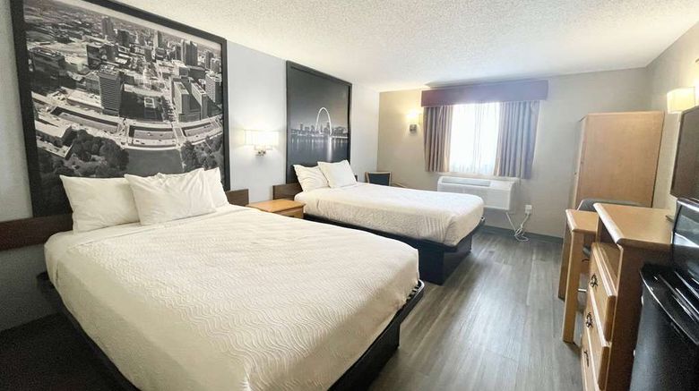 <b>Super 8 St. Clair MO Room</b>. Images powered by <a href="https://iceportal.shijigroup.com/" title="IcePortal" target="_blank">IcePortal</a>.