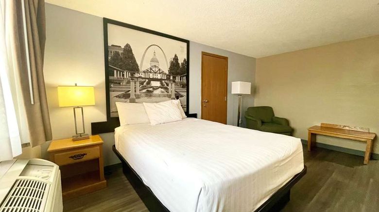 <b>Super 8 St. Clair MO Room</b>. Images powered by <a href="https://iceportal.shijigroup.com/" title="IcePortal" target="_blank">IcePortal</a>.