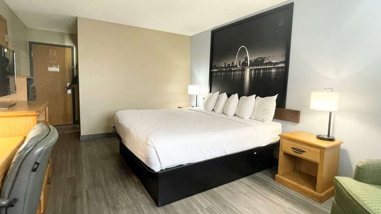 <b>Super 8 St. Clair MO Room</b>. Images powered by <a href="https://iceportal.shijigroup.com/" title="IcePortal" target="_blank">IcePortal</a>.