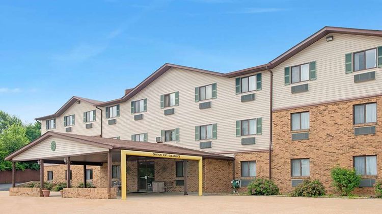 Super 8 St. Clair MO Exterior