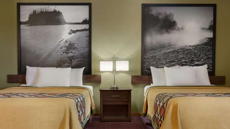 <b>Super 8 Sikeston/Miner Area Suite</b>. Images powered by <a href="https://iceportal.shijigroup.com/" title="IcePortal" target="_blank">IcePortal</a>.