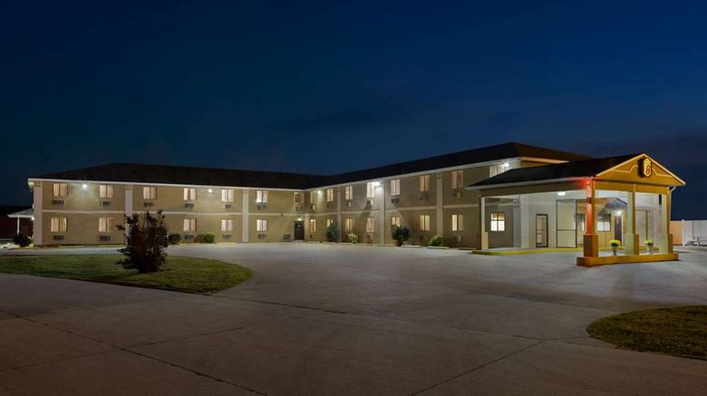 <b>Super 8 Sikeston/Miner Area Exterior</b>. Images powered by <a href="https://iceportal.shijigroup.com/" title="IcePortal" target="_blank">IcePortal</a>.