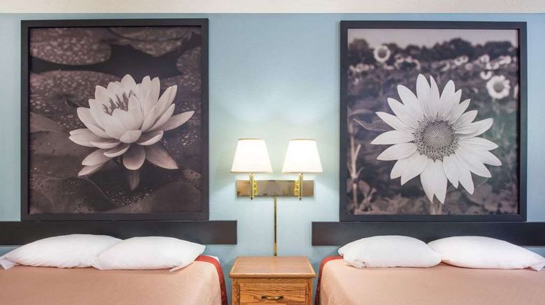 <b>Super 8 Thurmont Room</b>. Images powered by <a href="https://iceportal.shijigroup.com/" title="IcePortal" target="_blank">IcePortal</a>.