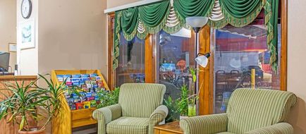 Super 8 Sullivan Lobby
