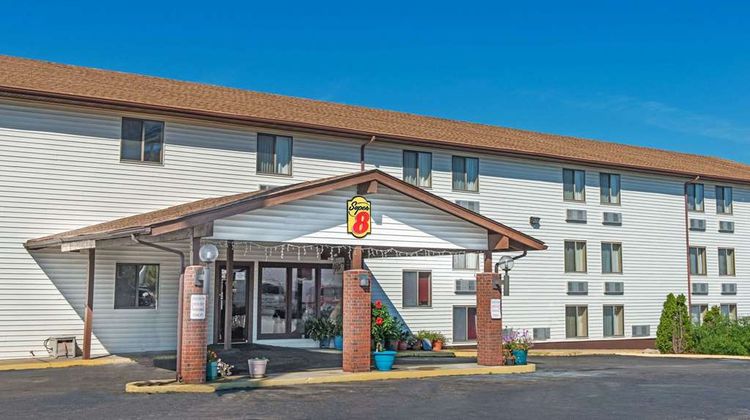 Super 8 Sullivan Exterior