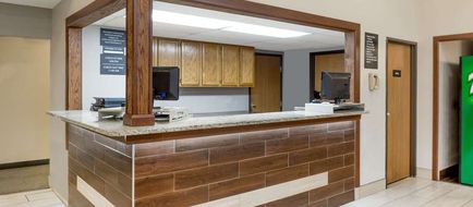 Super 8 West Plains Lobby