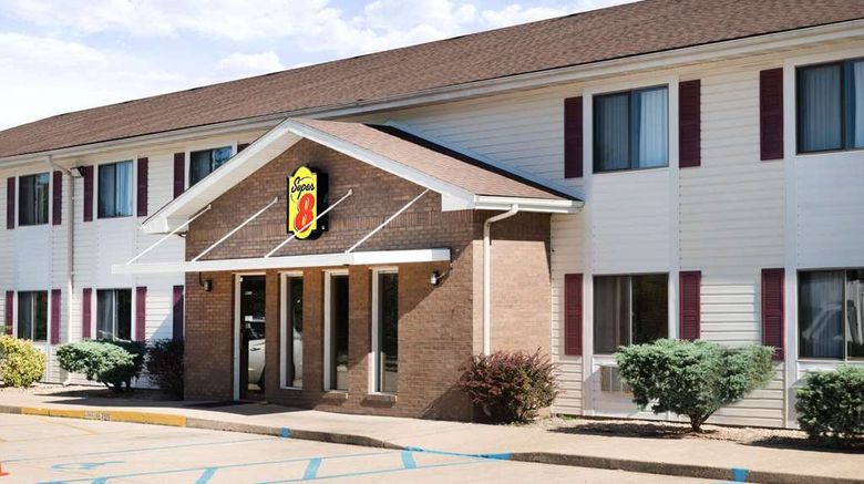 Super 8 West Plains Exterior. Images powered by <a href="https://iceportal.shijigroup.com" target="_blank" rel="noopener">Ice Portal</a>.