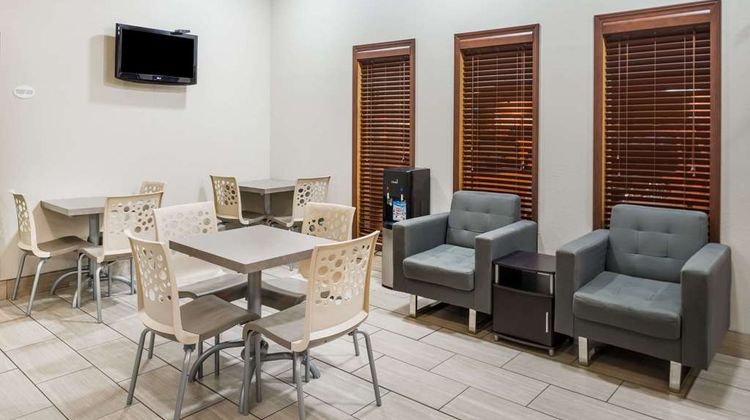Super 8 West Plains Lobby