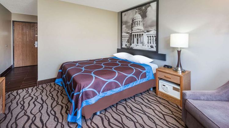 Super 8 West Plains Room