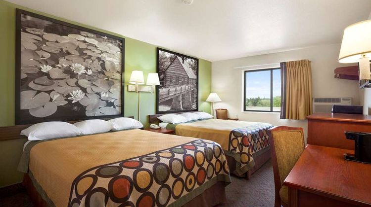Super 8 Macon Room