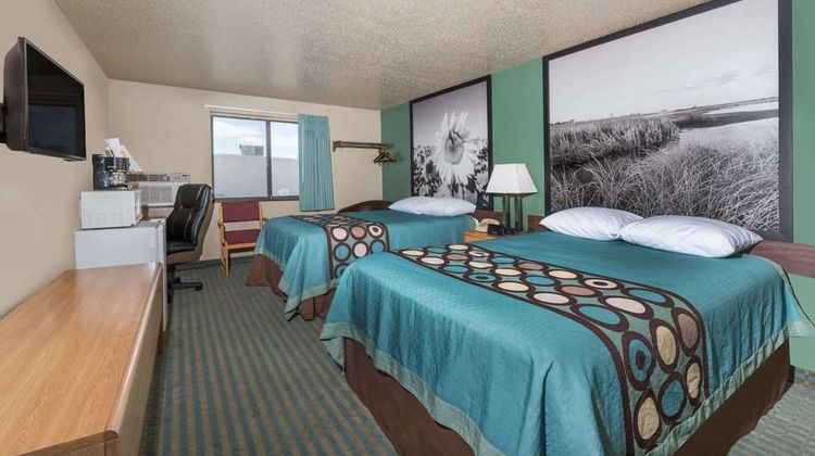 Super 8 Devils Lake Room