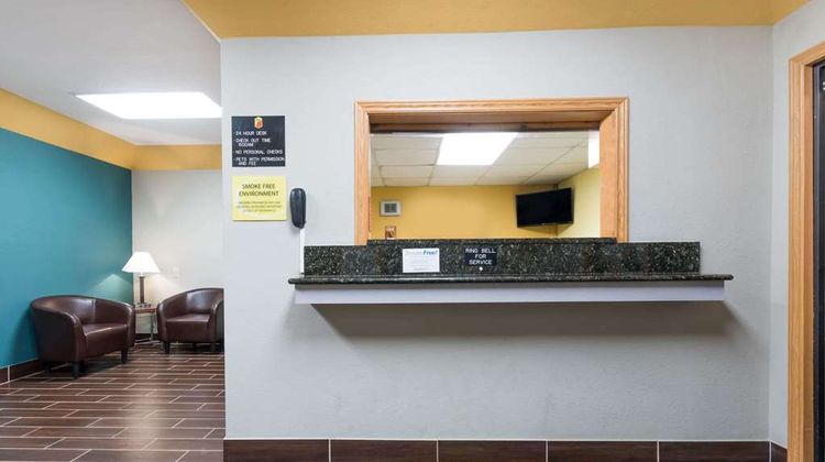 Super 8 Devils Lake Lobby