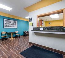 Super 8 Devils Lake Lobby