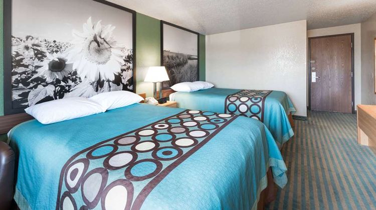 Super 8 Devils Lake Room