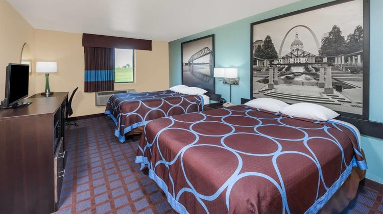 Super 8 Okawville Room
