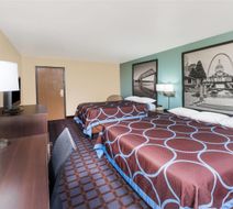 Super 8 Okawville Room