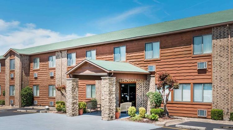 Super 8 Lebanon Exterior