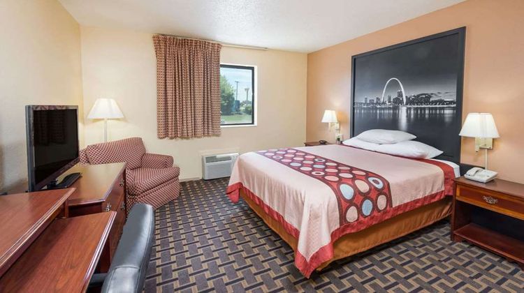 Super 8 Lebanon Room