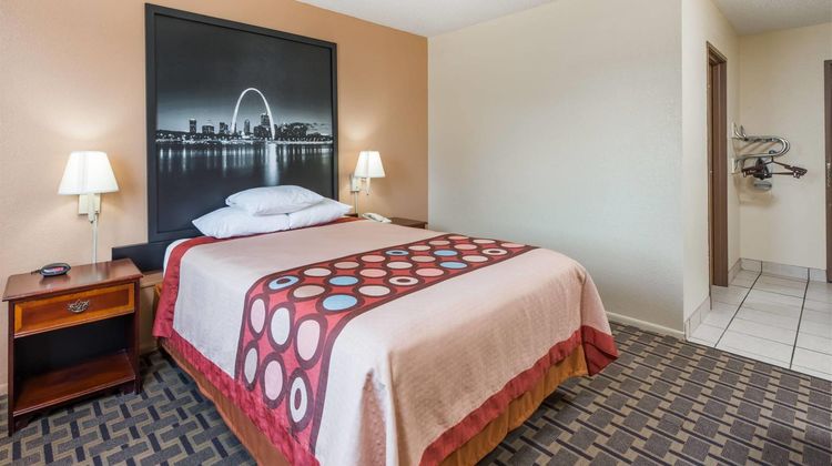 Super 8 Lebanon Room