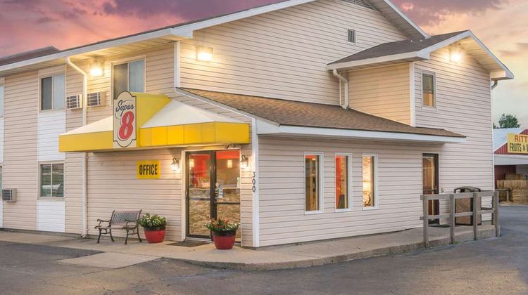 Super 8 Moberly Exterior