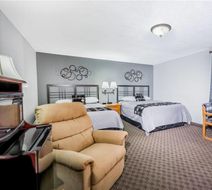 Super 8 Deadwood Room
