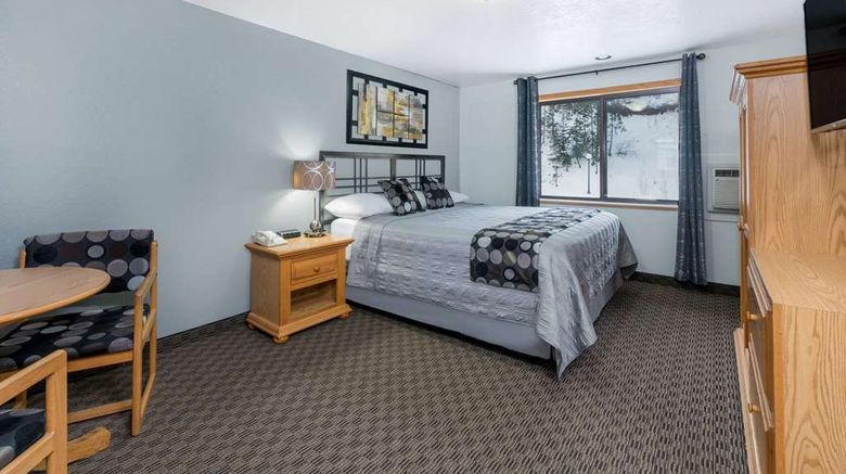 <b>Super 8 Deadwood Room</b>. Images powered by <a href="https://iceportal.shijigroup.com/" title="IcePortal" target="_blank">IcePortal</a>.