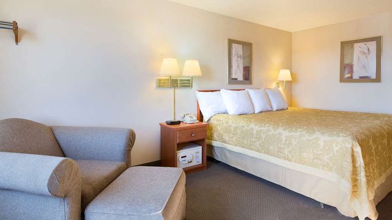 <b>Super 8 Coeur d'Alene Room</b>. Images powered by <a href="https://iceportal.shijigroup.com/" title="IcePortal" target="_blank">IcePortal</a>.