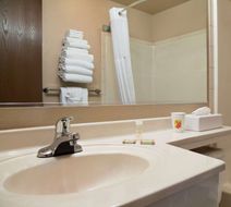 Super 8 Coeur d'Alene Room