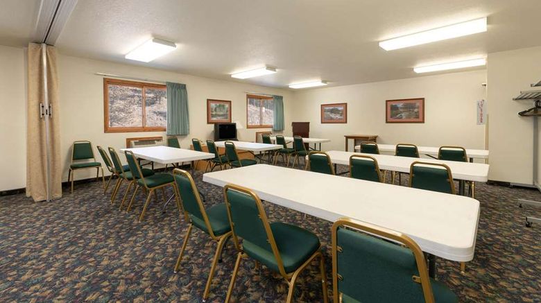 <b>Super 8 Hill City/Mt Rushmore/ Area Meeting</b>. Images powered by <a href="https://iceportal.shijigroup.com/" title="IcePortal" target="_blank">IcePortal</a>.