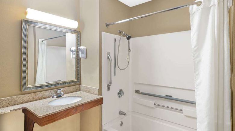 <b>Super 8 Tilton/Lake Winnipesaukee Room</b>. Images powered by <a href="https://iceportal.shijigroup.com/" title="IcePortal" target="_blank">IcePortal</a>.