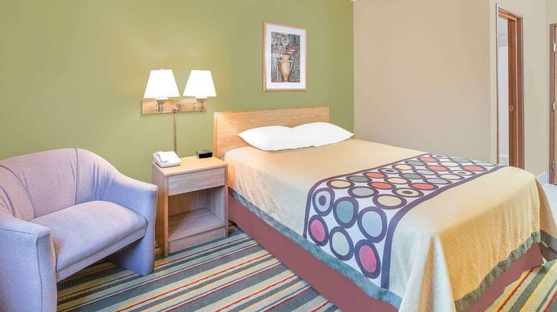 <b>Super 8 East Moline Room</b>. Images powered by <a href="https://iceportal.shijigroup.com/" title="IcePortal" target="_blank">IcePortal</a>.