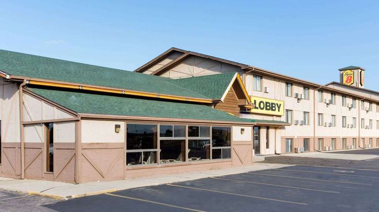 Super 8 Mitchell Exterior
