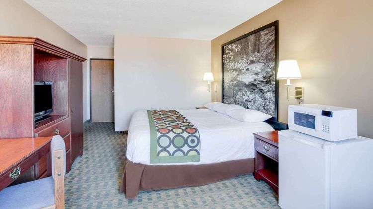 Super 8 Mitchell Room