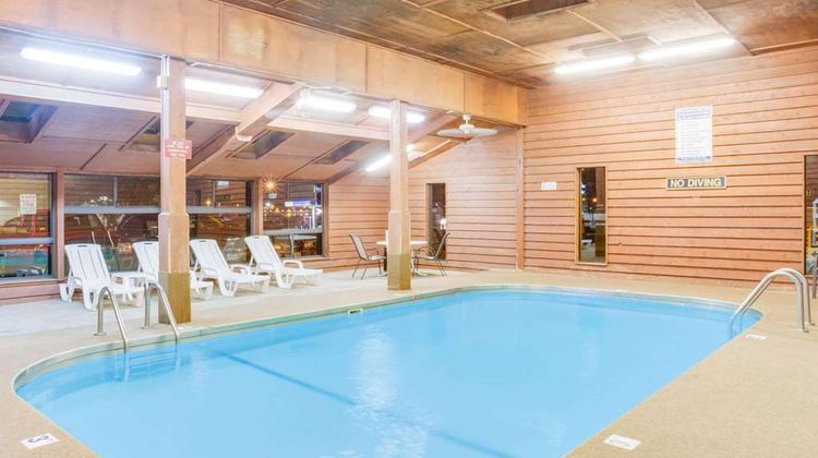 Super 8 Mitchell Pool