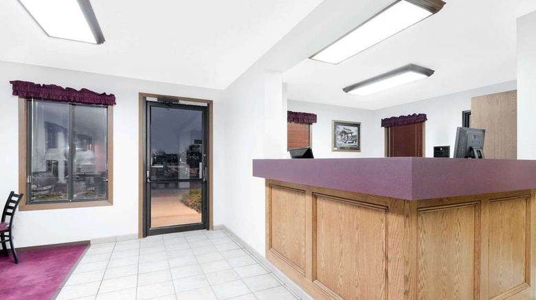 <b>Super 8 Murdo Lobby</b>. Images powered by <a href="https://iceportal.shijigroup.com/" title="IcePortal" target="_blank">IcePortal</a>.