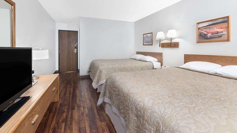<b>Super 8 Murdo Room</b>. Images powered by <a href="https://iceportal.shijigroup.com/" title="IcePortal" target="_blank">IcePortal</a>.