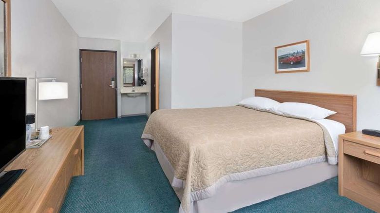 <b>Super 8 Murdo Room</b>. Images powered by <a href="https://iceportal.shijigroup.com/" title="IcePortal" target="_blank">IcePortal</a>.
