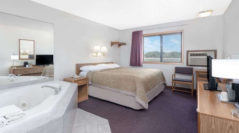 <b>Super 8 Murdo Room</b>. Images powered by <a href="https://iceportal.shijigroup.com/" title="IcePortal" target="_blank">IcePortal</a>.