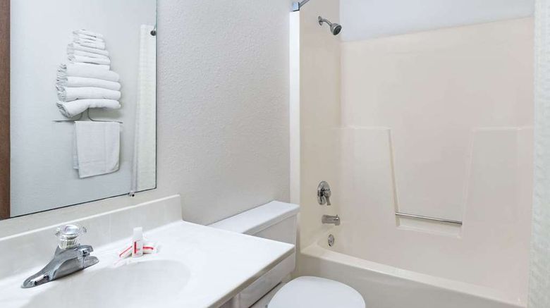 <b>Super 8 Murdo Room</b>. Images powered by <a href="https://iceportal.shijigroup.com/" title="IcePortal" target="_blank">IcePortal</a>.