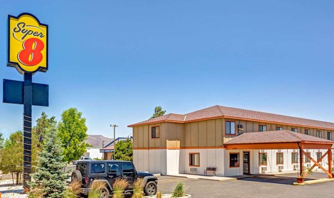 Super 8 Carson City Exterior