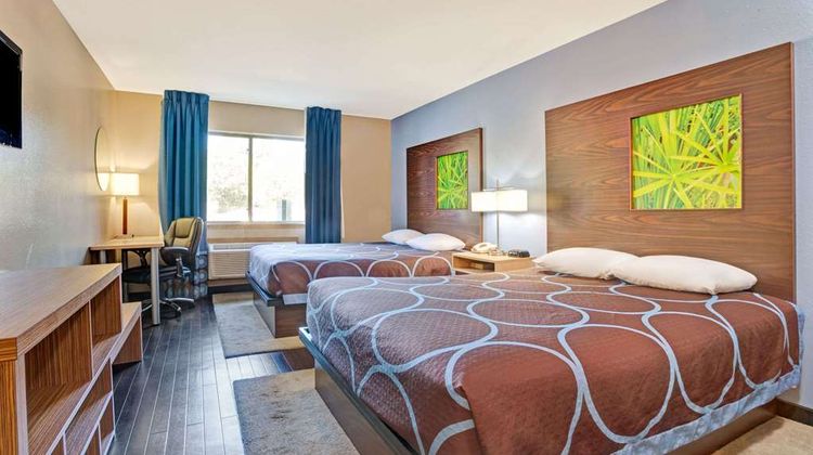 Super 8 Louisville Airport Room