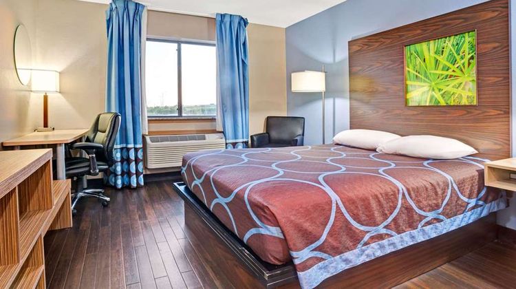 Super 8 Louisville Airport Room