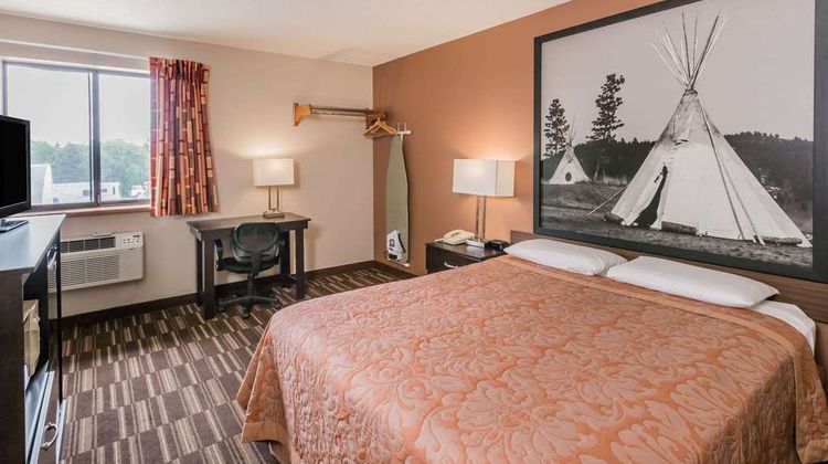 Super 8 Madison Room