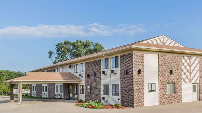 <b>Super 8 Madison Exterior</b>. Images powered by <a href="https://iceportal.shijigroup.com/" title="IcePortal" target="_blank">IcePortal</a>.