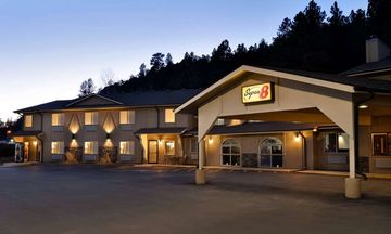 Super 8 Custer/Crazy Horse Area