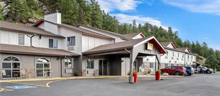 Super 8 Custer/Crazy Horse Area Exterior