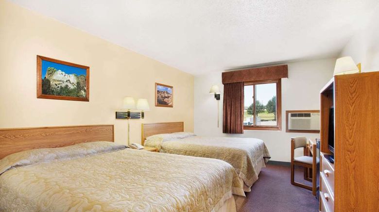 <b>Super 8 Hot Springs Room</b>. Images powered by <a href="https://iceportal.shijigroup.com/" title="IcePortal" target="_blank">IcePortal</a>.