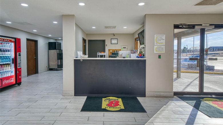 <b>Super 8 Hot Springs Lobby</b>. Images powered by <a href="https://iceportal.shijigroup.com/" title="IcePortal" target="_blank">IcePortal</a>.