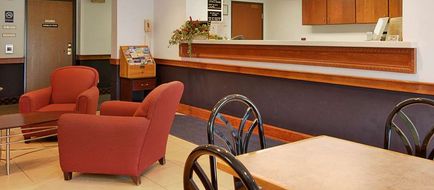Super 8 Manchester Airport Lobby