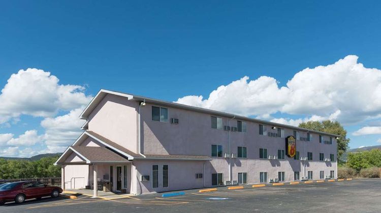 Super 8 Raton Exterior